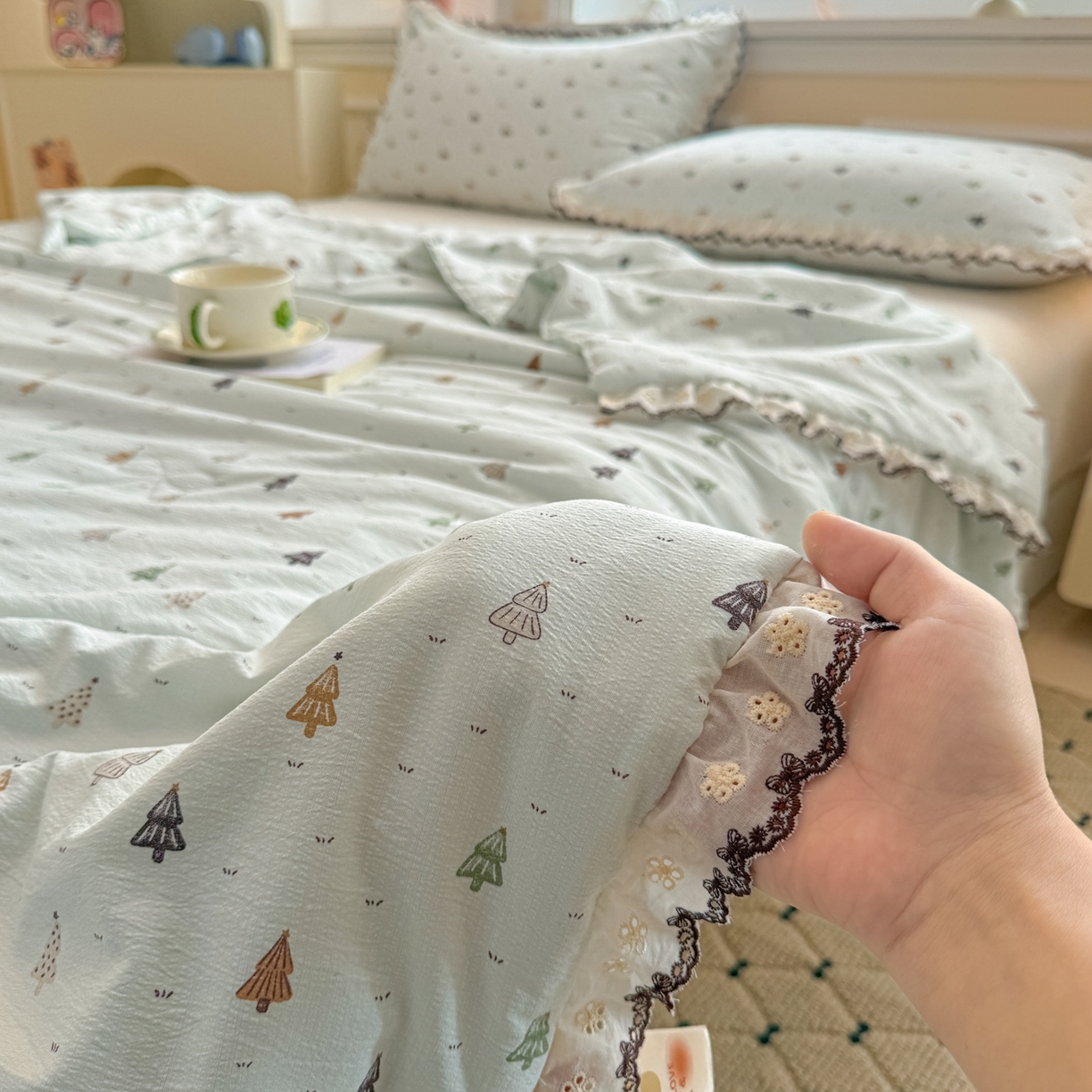 91家纺网 家纺一手货源 找家纺 名兮家居 2026春夏新款韩版花边款皱皱纱夏被夏凉被空调被 薄荷森林
