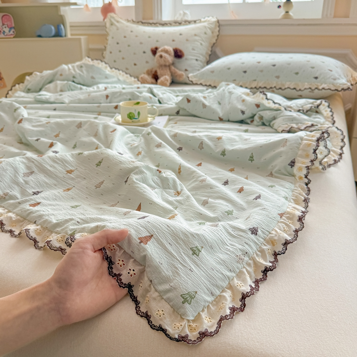 91家纺网 家纺一手货源 找家纺 名兮家居 2026春夏新款韩版花边款皱皱纱夏被夏凉被空调被 薄荷森林