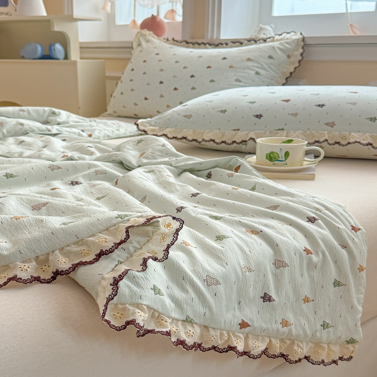 91家纺网 家纺一手货源 找家纺 名兮家居 2026春夏新款韩版花边款皱皱纱夏被夏凉被空调被 薄荷森林