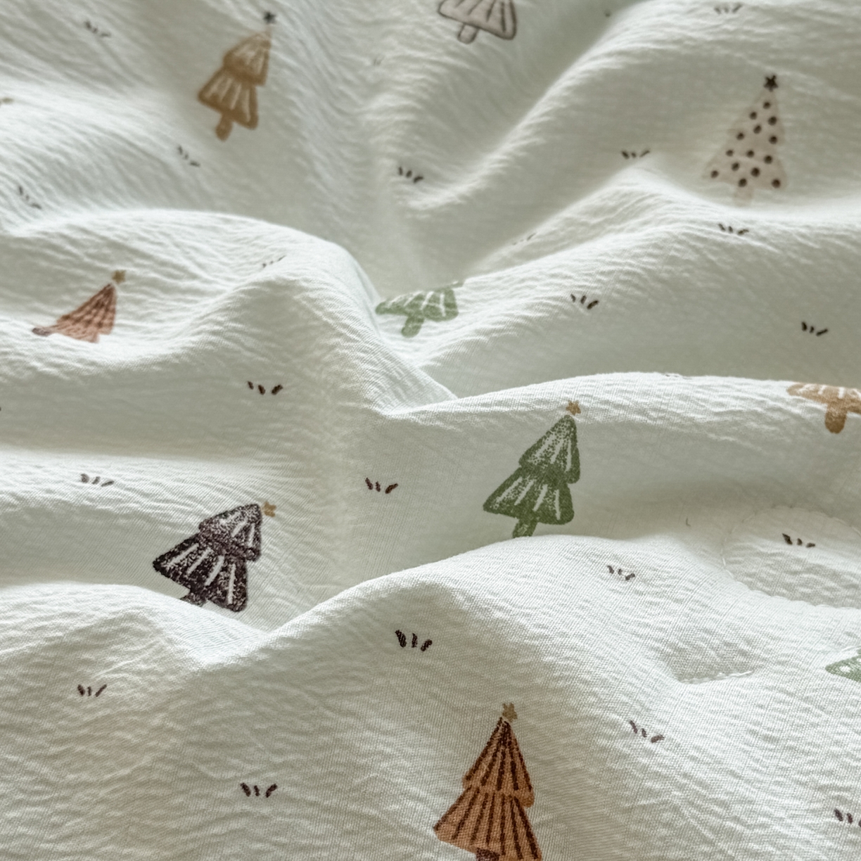 91家纺网 家纺一手货源 找家纺 名兮家居 2026春夏新款韩版花边款皱皱纱夏被夏凉被空调被 薄荷森林