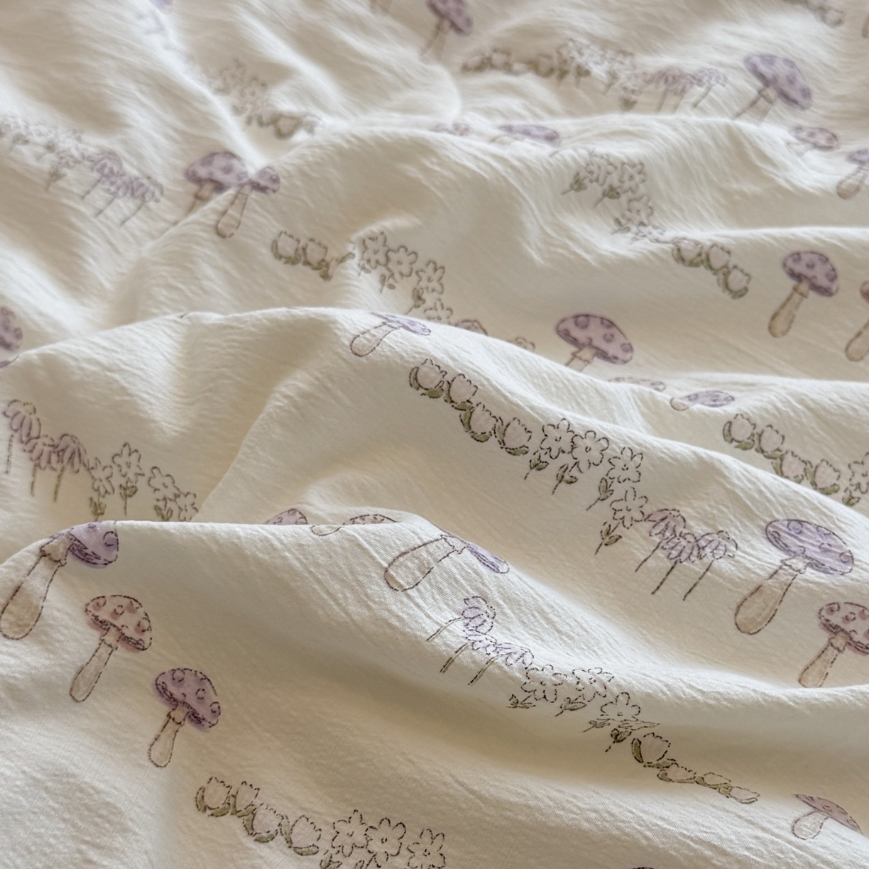 91家纺网 家纺一手货源 找家纺 名兮家居 2026春夏新款韩版花边款皱皱纱夏被夏凉被空调被 蘑菇森林