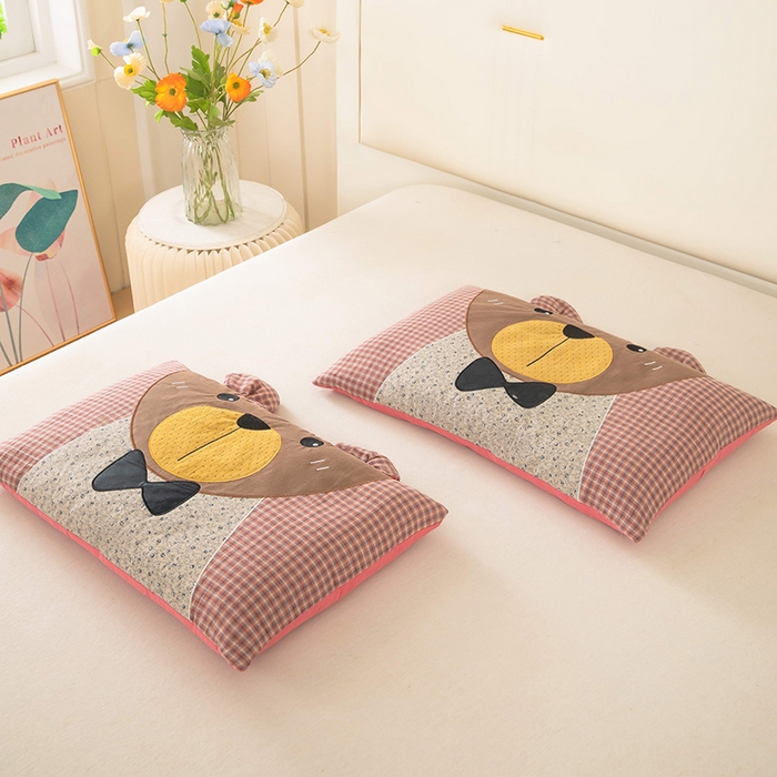 91家纺网 家纺一手货源 找家纺 （总）梦莱家纺 2026新款水洗棉麻荞麦枕-绅士熊 枕头枕芯