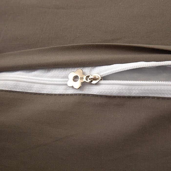 91家纺网 家纺一手货源 找家纺 梦莱家纺 2026新款水洗棉麻荞麦枕-绅士熊 枕头枕芯 绅士熊-咖