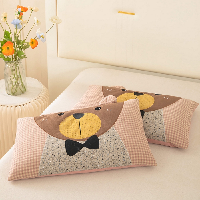 91家纺网 家纺一手货源 找家纺 梦莱家纺 2026新款水洗棉麻荞麦枕-绅士熊 枕头枕芯 绅士熊-橘红