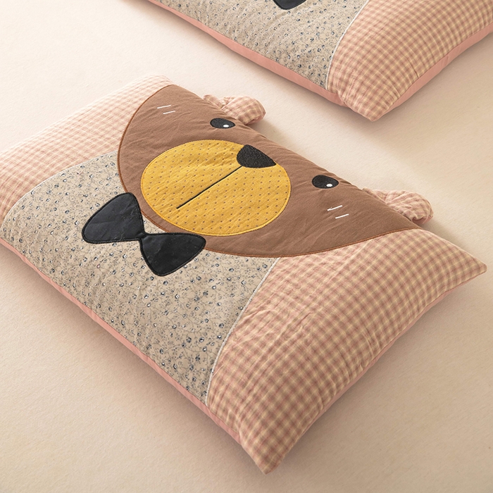 91家纺网 家纺一手货源 找家纺 梦莱家纺 2026新款水洗棉麻荞麦枕-绅士熊 枕头枕芯 绅士熊-橘红