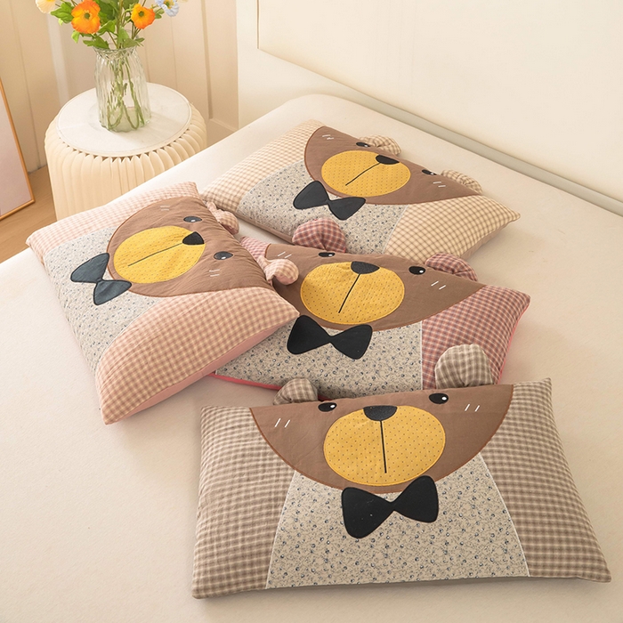 91家纺网 家纺一手货源 找家纺 梦莱家纺 2026新款水洗棉麻荞麦枕-绅士熊 枕头枕芯 组合图仅供展示不可下单