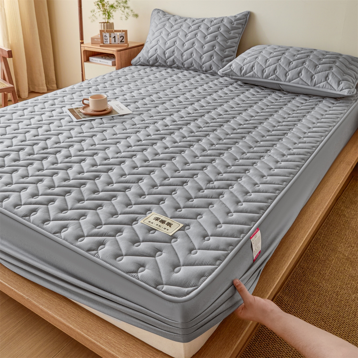 91家纺网 家纺一手货源 找家纺 九亭家纺 2026新款A类深睡眠防水夹棉床笠 深睡眠-灰色