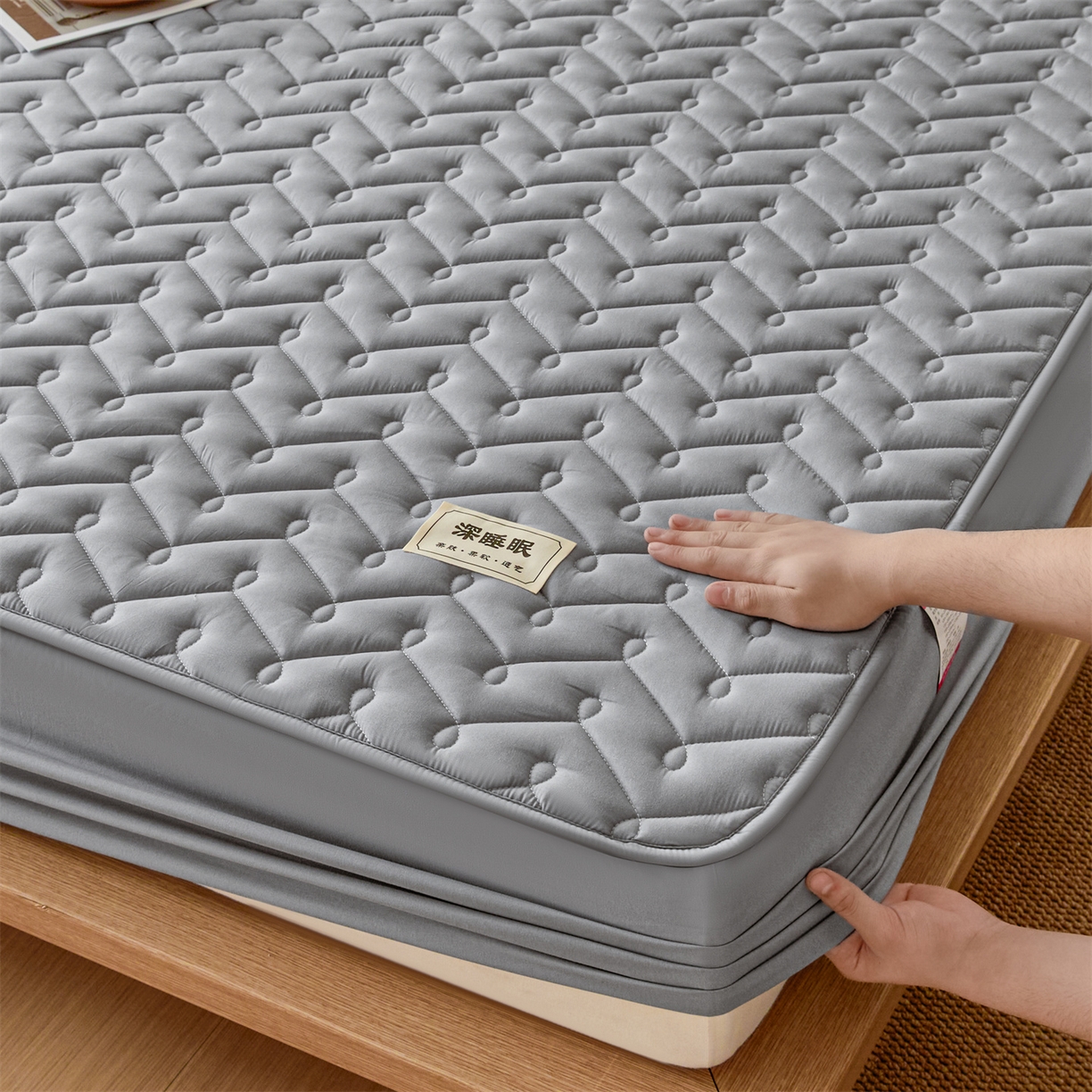 91家纺网 家纺一手货源 找家纺 九亭家纺 2026新款A类深睡眠防水夹棉床笠 深睡眠-灰色