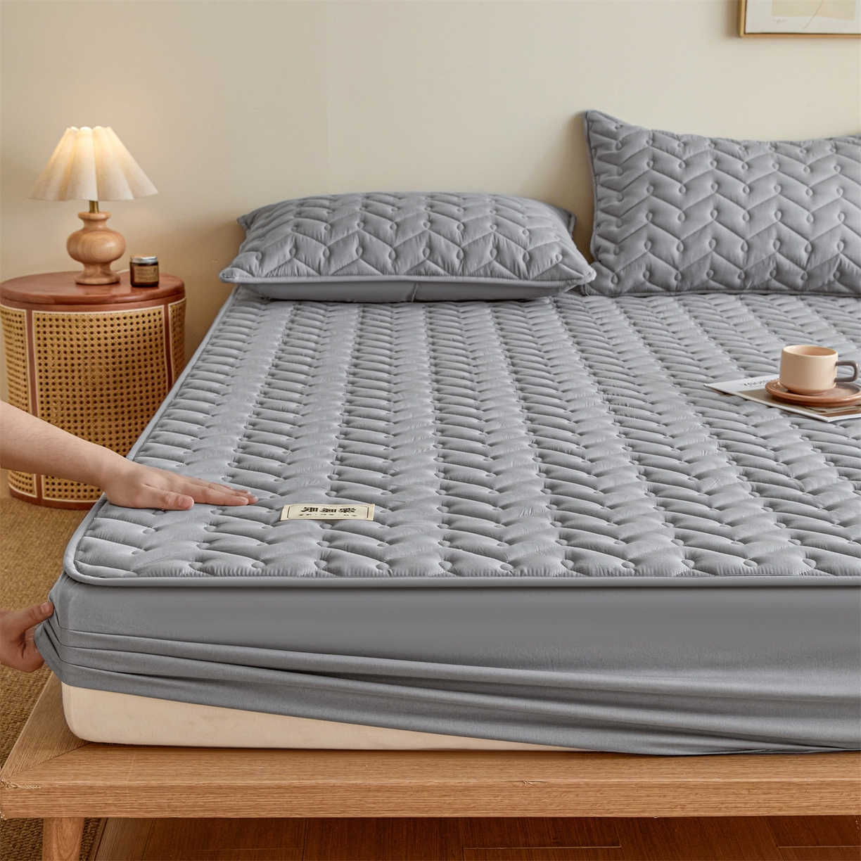 91家纺网 家纺一手货源 找家纺 九亭家纺 2026新款A类深睡眠防水夹棉床笠 深睡眠-灰色