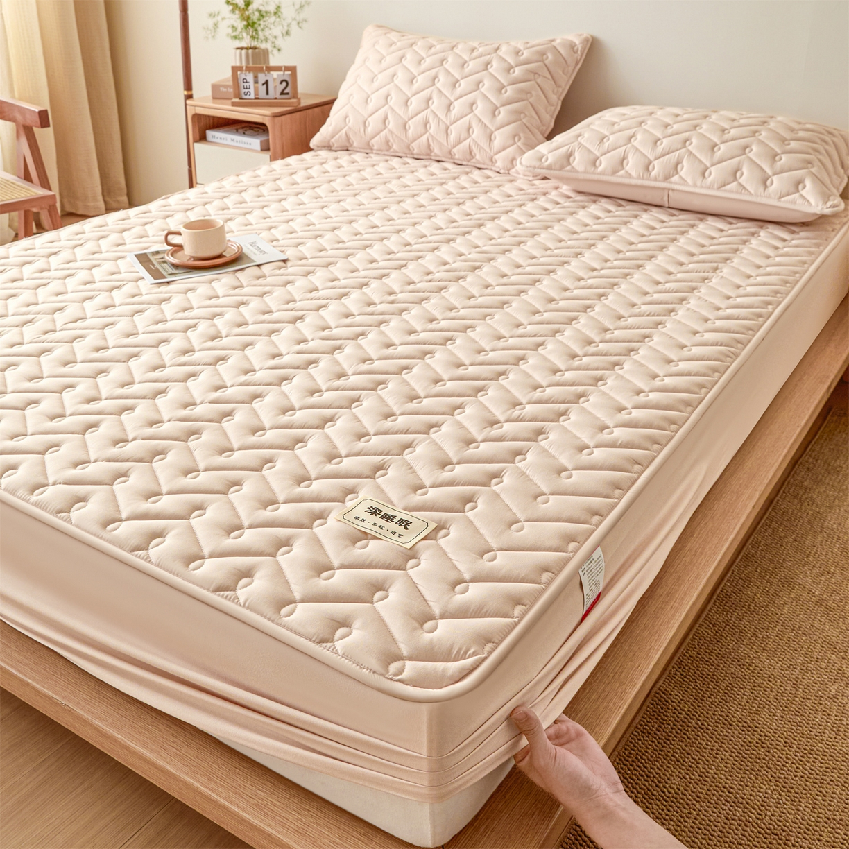 91家纺网 家纺一手货源 找家纺 九亭家纺 2026新款A类深睡眠防水夹棉床笠 深睡眠-奶咖