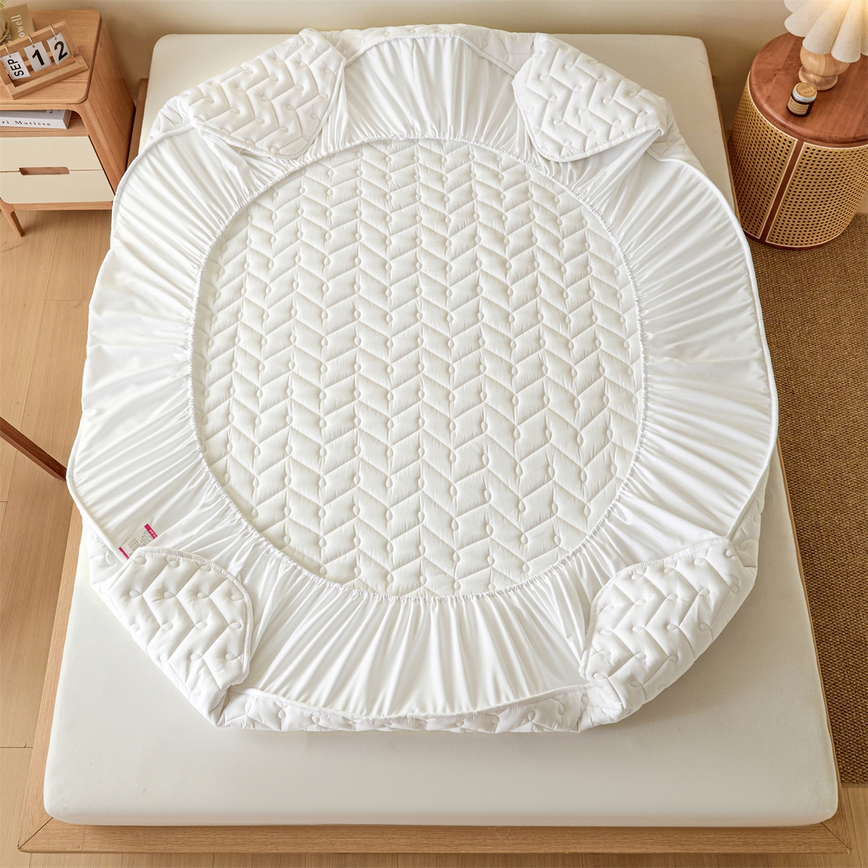 91家纺网 家纺一手货源 找家纺 九亭家纺 2026新款A类深睡眠防水夹棉床笠 深睡眠-奶昔白