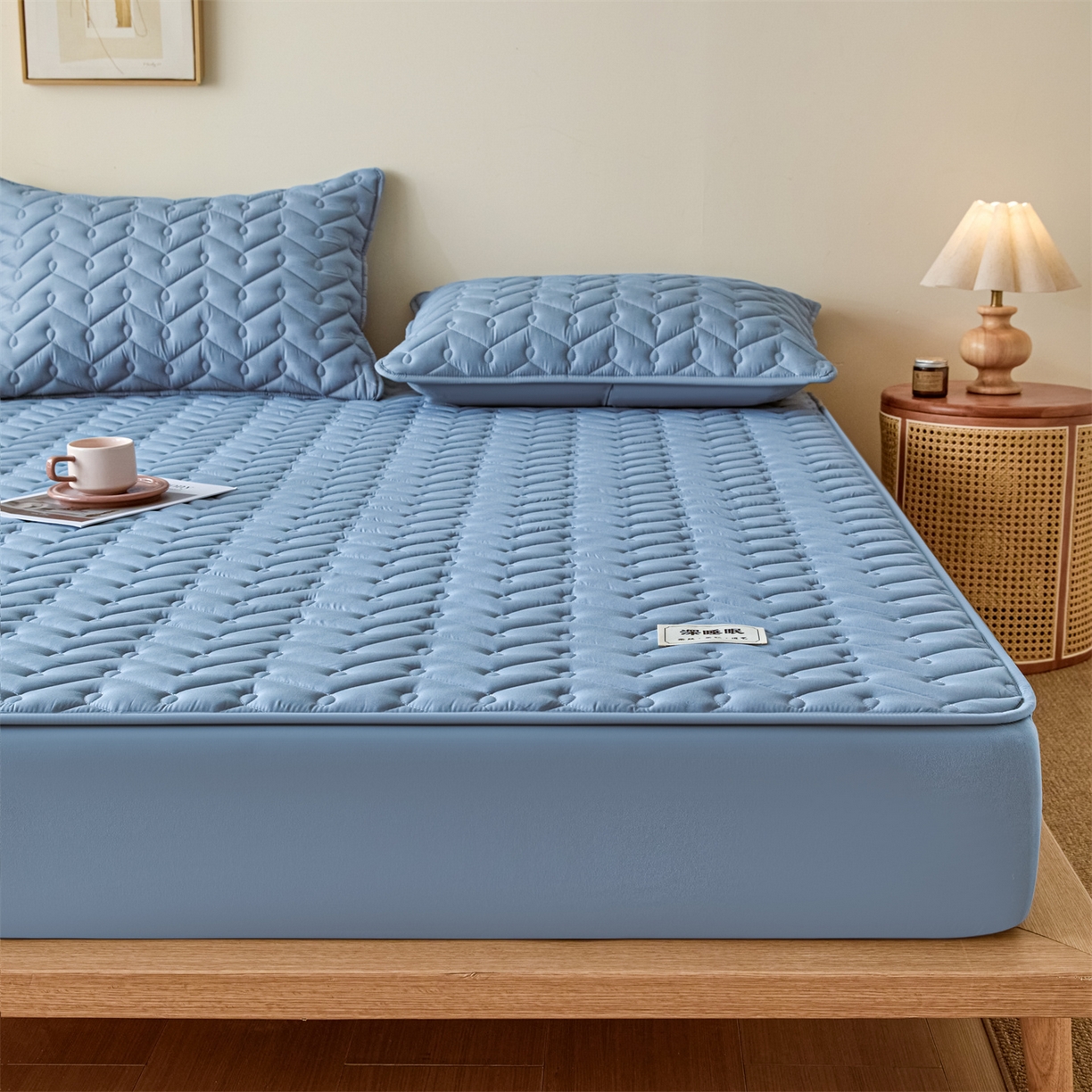 91家纺网 家纺一手货源 找家纺 九亭家纺 2026新款A类深睡眠防水夹棉床笠 深睡眠-雾蓝