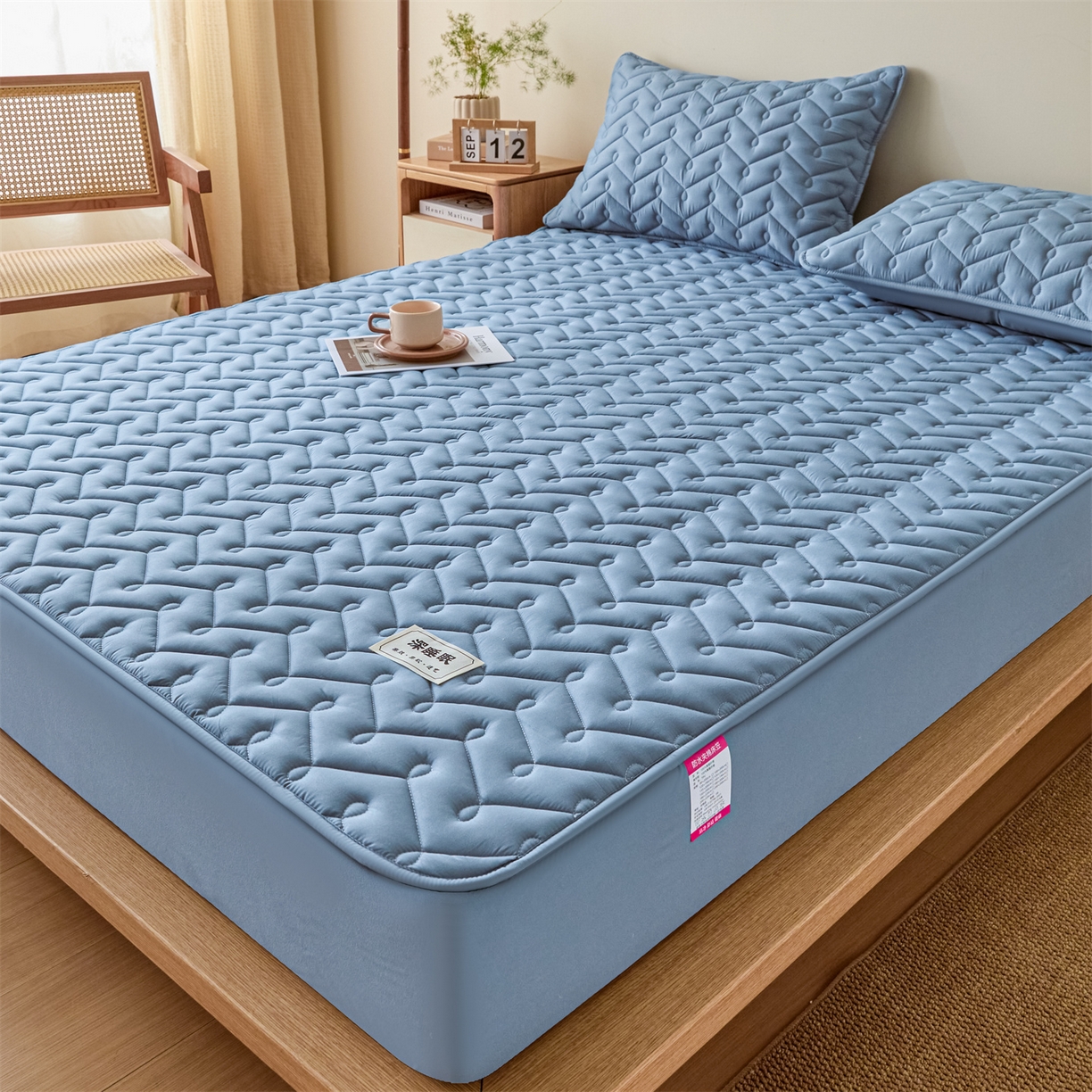 91家纺网 家纺一手货源 找家纺 九亭家纺 2026新款A类深睡眠防水夹棉床笠 深睡眠-雾蓝