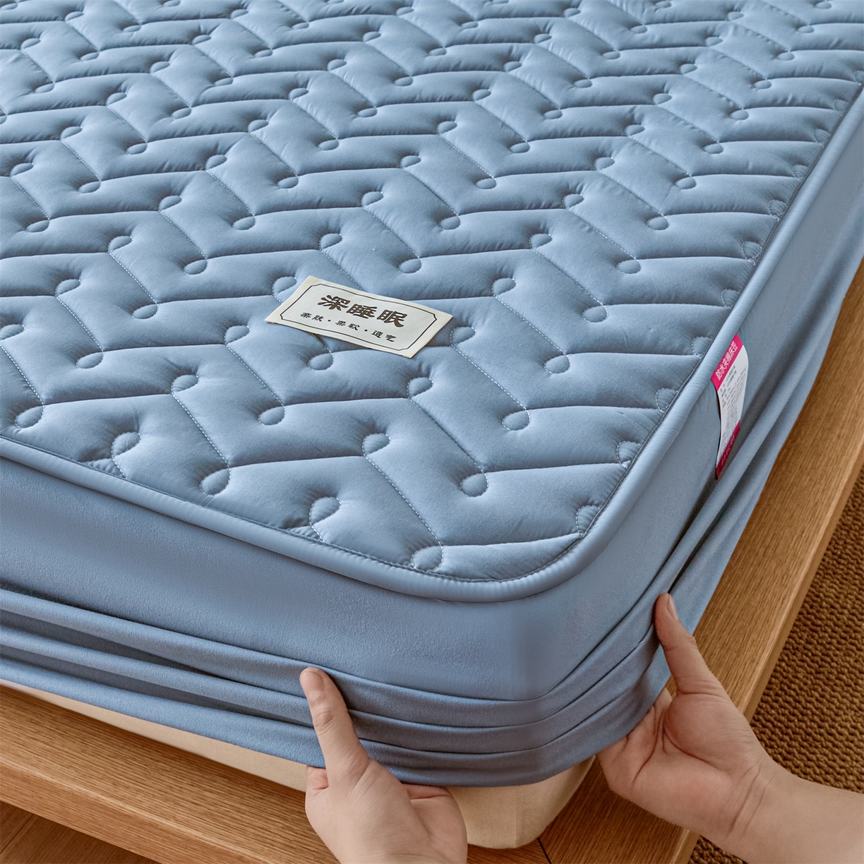 91家纺网 家纺一手货源 找家纺 九亭家纺 2026新款A类深睡眠防水夹棉床笠 深睡眠-雾蓝