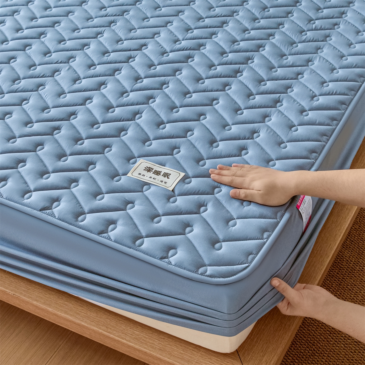 91家纺网 家纺一手货源 找家纺 九亭家纺 2026新款A类深睡眠防水夹棉床笠 深睡眠-雾蓝