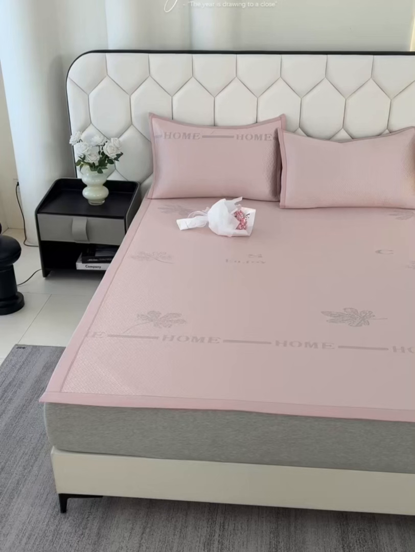 91家纺网 家纺一手货源 找家纺 莱家富 2026新款A类凉感豆豆席-平铺款 平铺款-落叶粉色