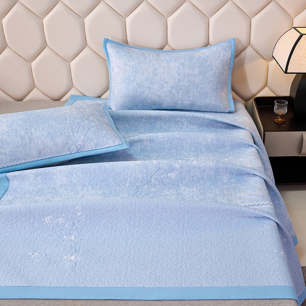 91家纺网 家纺一手货源 找家纺 莱家富 2026新款A类凉感豆豆席-平铺款 平铺款-喜上眉梢蓝色