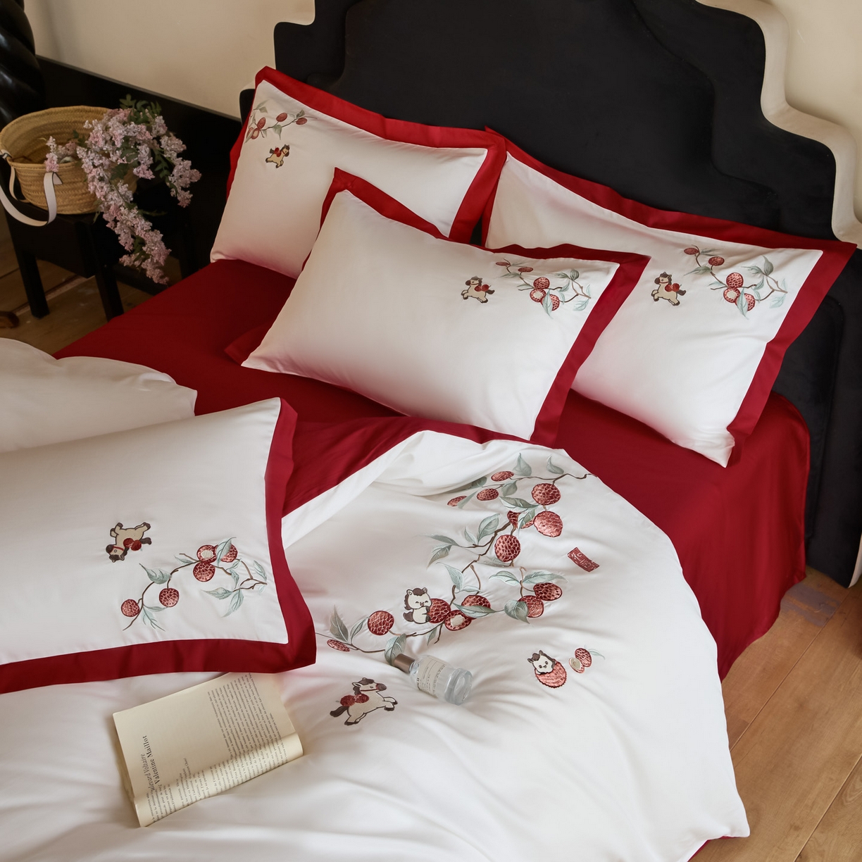 91家纺网 家纺一手货源 找家纺 绒掌柜家纺（品质焕新） 2026新品100S长绒棉精密刺绣四件套-马到荔成系列-版权产品-礼盒装 马到荔成-红色