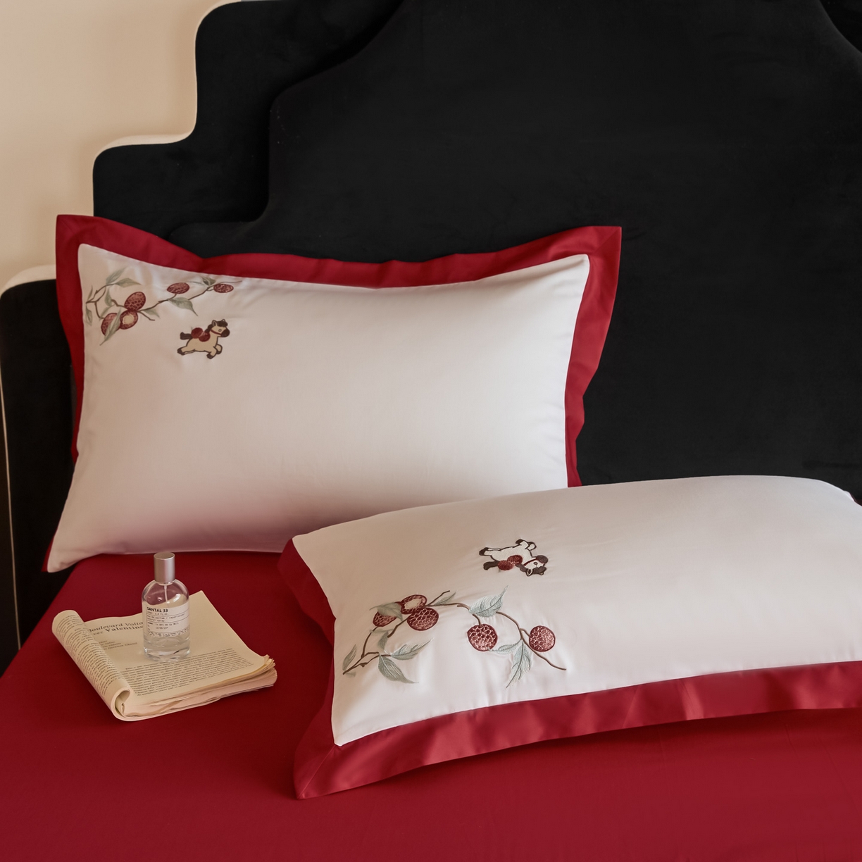 91家纺网 家纺一手货源 找家纺 绒掌柜家纺（品质焕新） 2026新品100S长绒棉精密刺绣四件套-马到荔成系列-版权产品-礼盒装 马到荔成-红色