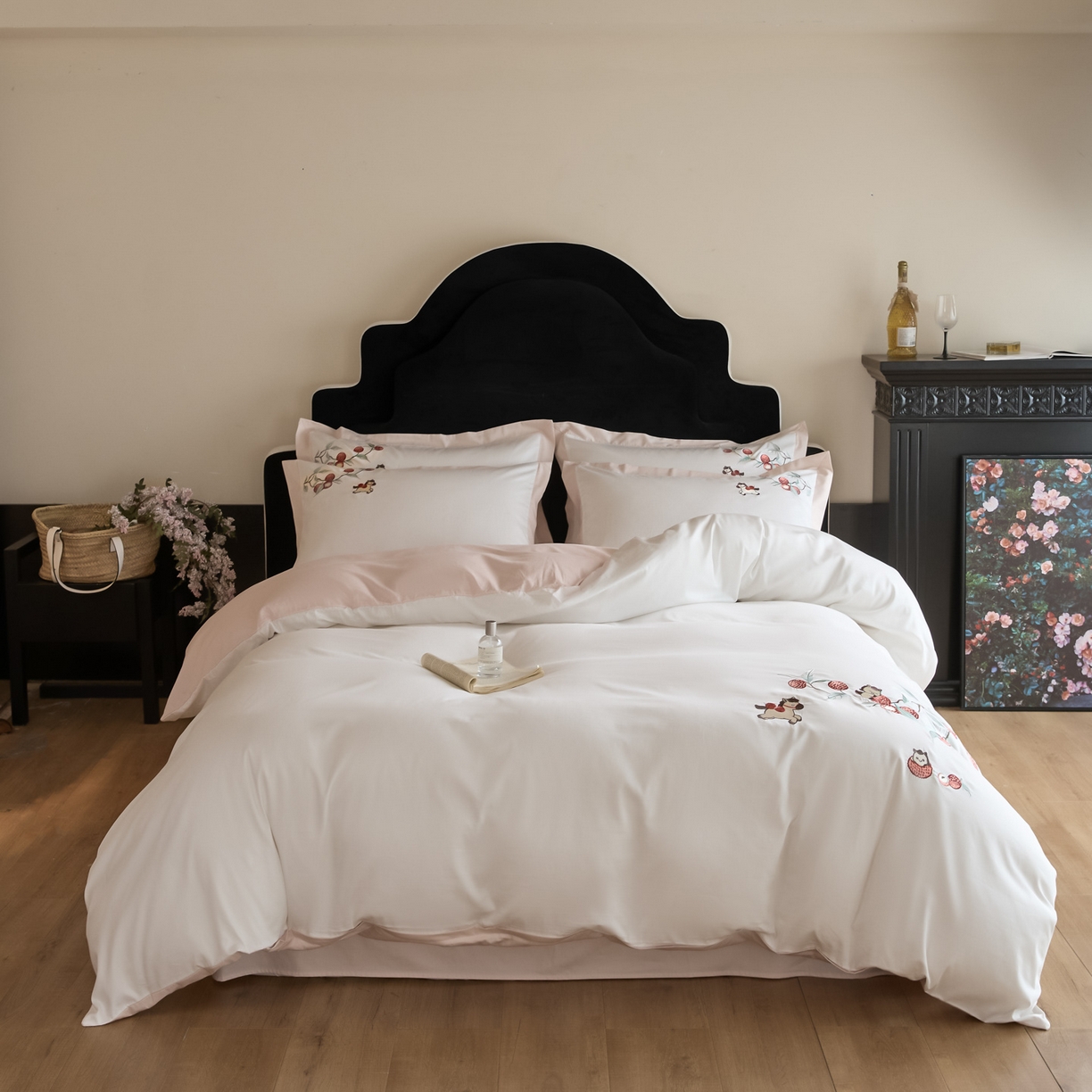 91家纺网 家纺一手货源 找家纺 绒掌柜家纺（品质焕新） 2026新品100S长绒棉精密刺绣四件套-马到荔成系列-版权产品-礼盒装 马到荔成-粉色