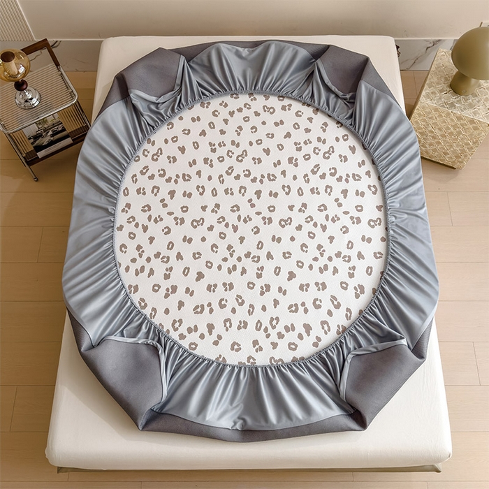 91家纺网 家纺一手货源 找家纺 莱家富 2026A类母婴级凉感冰豆豆小熊刺绣凉感值过0.21冰丝席凉席席子-床席款 小熊豹豹-浅咖