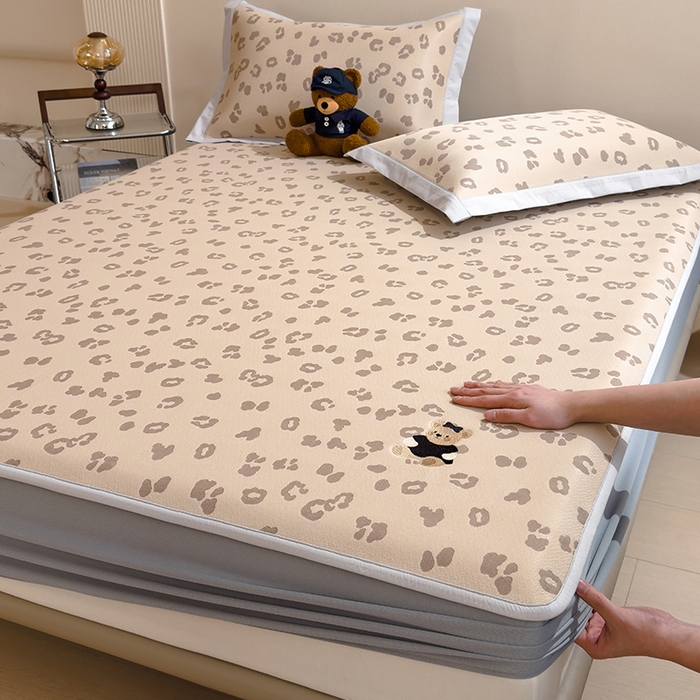 莱家富 2026A类母婴级凉感冰豆豆小熊刺绣凉感值过0.21冰丝席凉席（床笠款） 小熊豹豹-咖