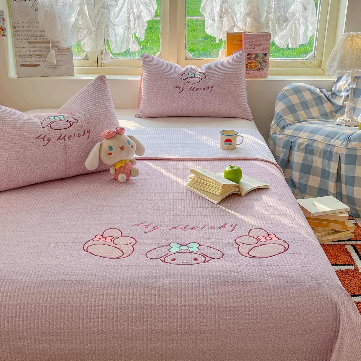 91家纺网 家纺一手货源 找家纺 宜家坊 2026直播热款贴布绣加厚仿棉古法水洗棉夹棉床盖 美小蒂