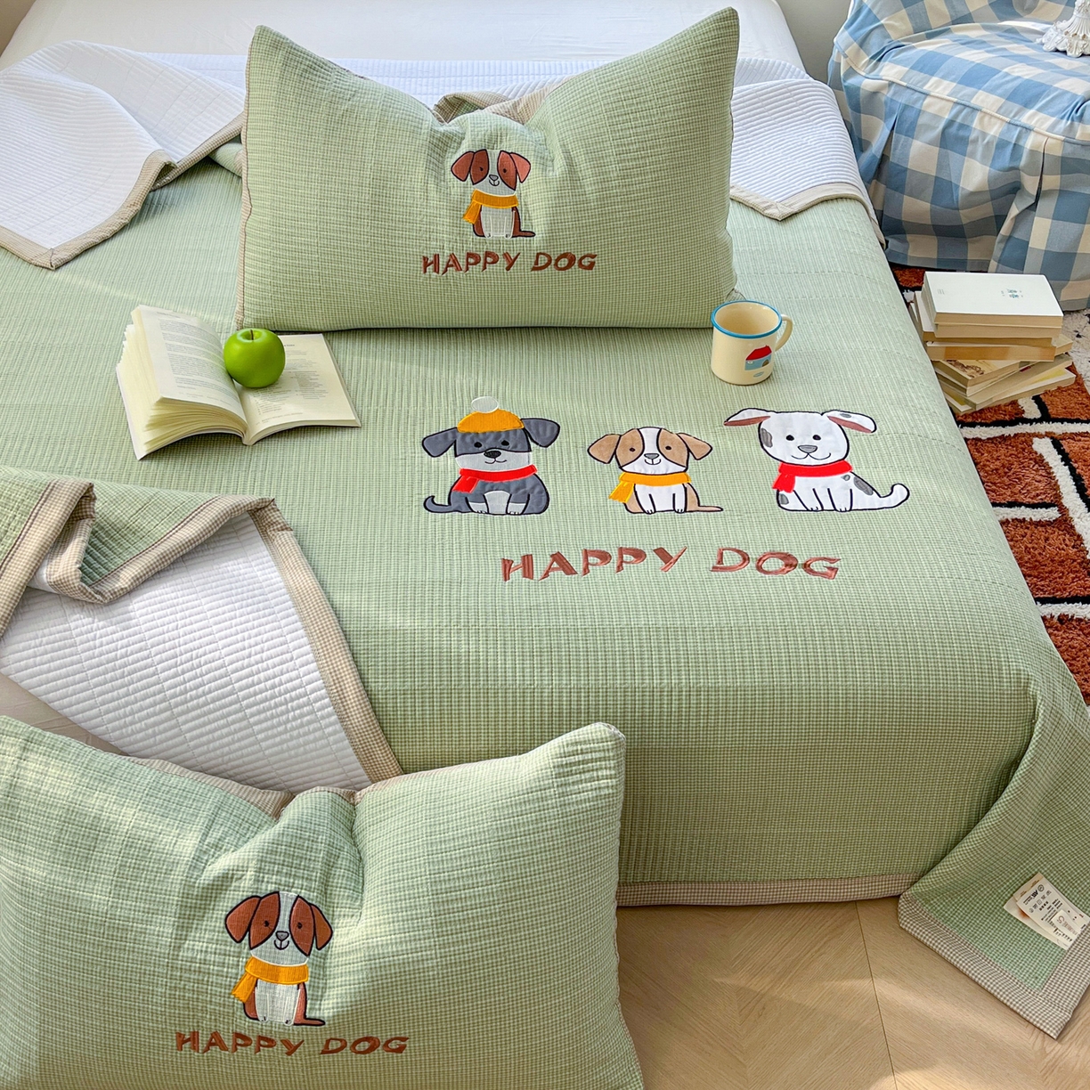 91家纺网 家纺一手货源 找家纺 宜家坊 2026直播热款贴布绣加厚仿棉古法水洗棉夹棉床盖 旺财狗狗