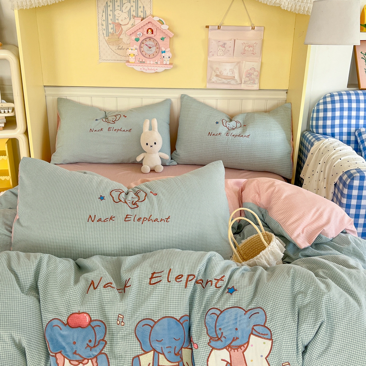 91家纺网 家纺一手货源 找家纺 宜家坊 2026直播热款卡通贴布绣加厚仿棉古棉单人双人单倍套三四件套 吉象三宝