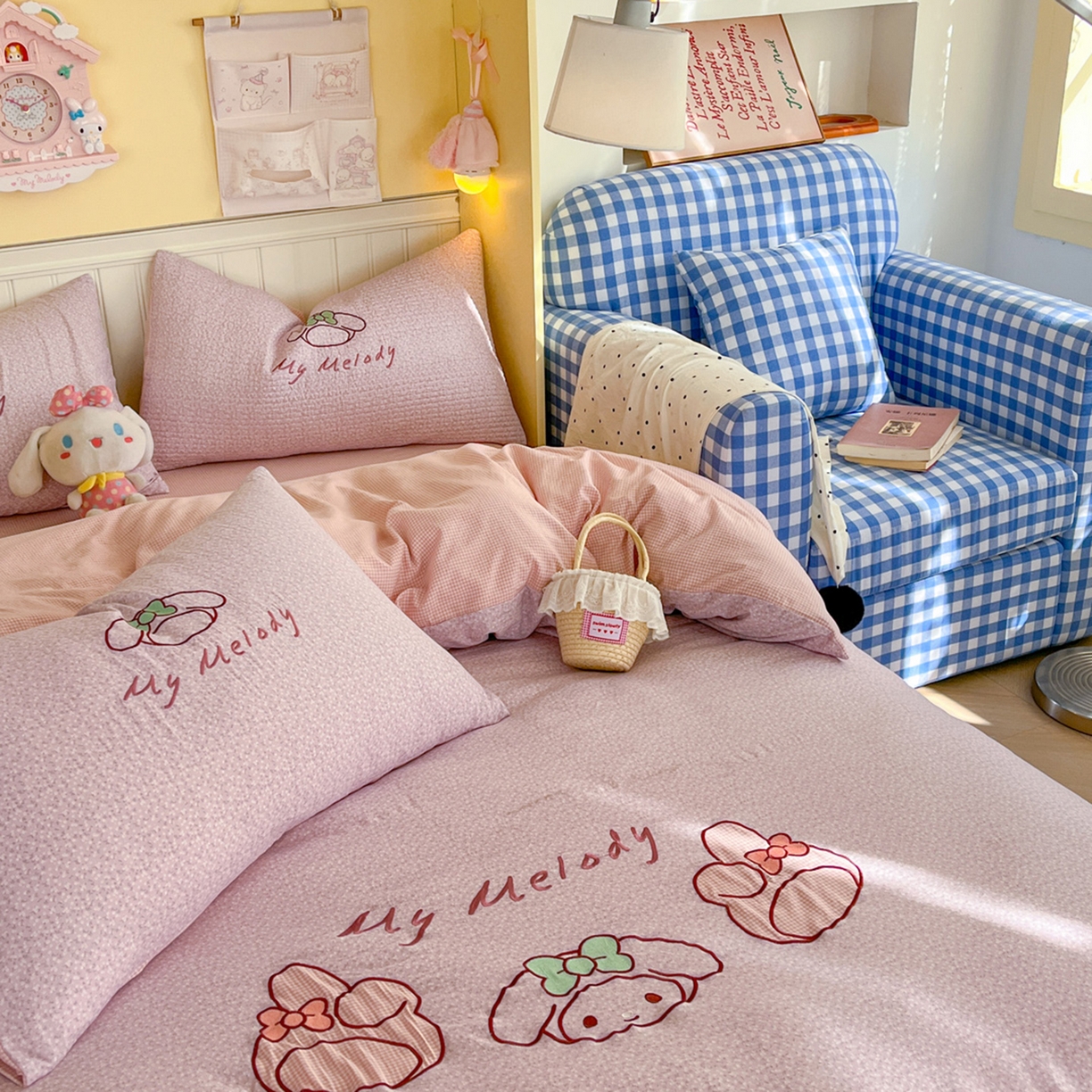 91家纺网 家纺一手货源 找家纺 宜家坊 2026直播热款卡通贴布绣加厚仿棉古棉单人双人单倍套三四件套 美小蒂