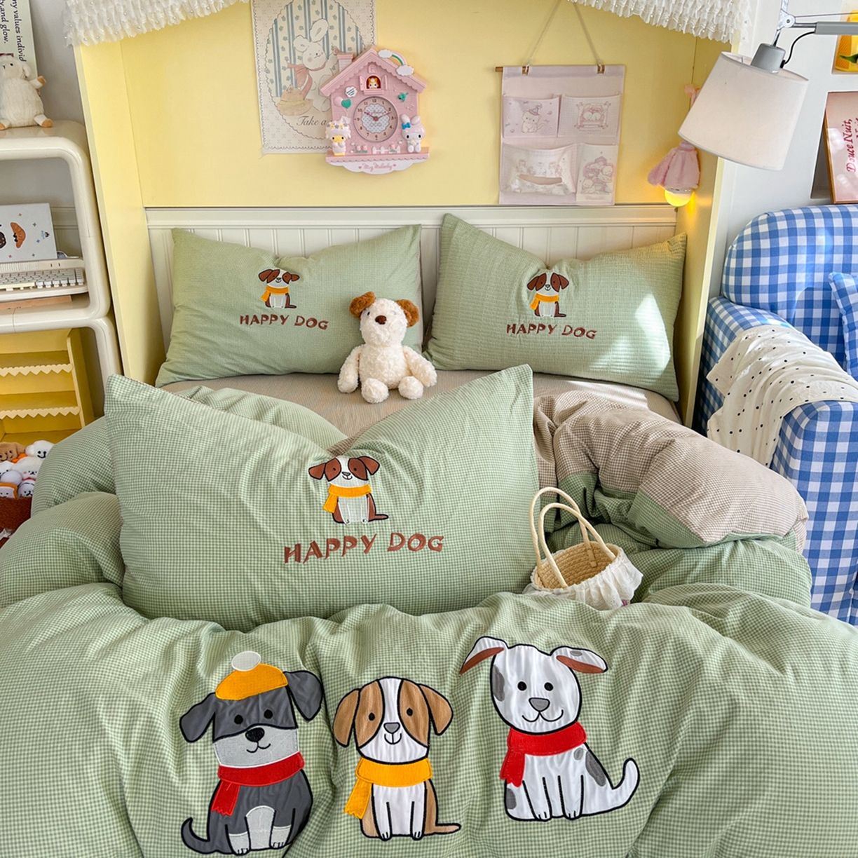 91家纺网 家纺一手货源 找家纺 宜家坊 2026直播热款卡通贴布绣加厚仿棉古棉单人双人单倍套三四件套 旺旺狗狗