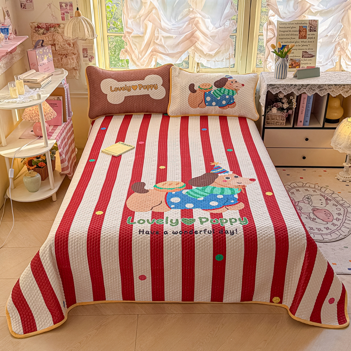 91家纺网 家纺一手货源 找家纺 宜家坊 2026新款金豆豆床盖A类针织棉印花大版卡通床盖三四件套 鸿运当头