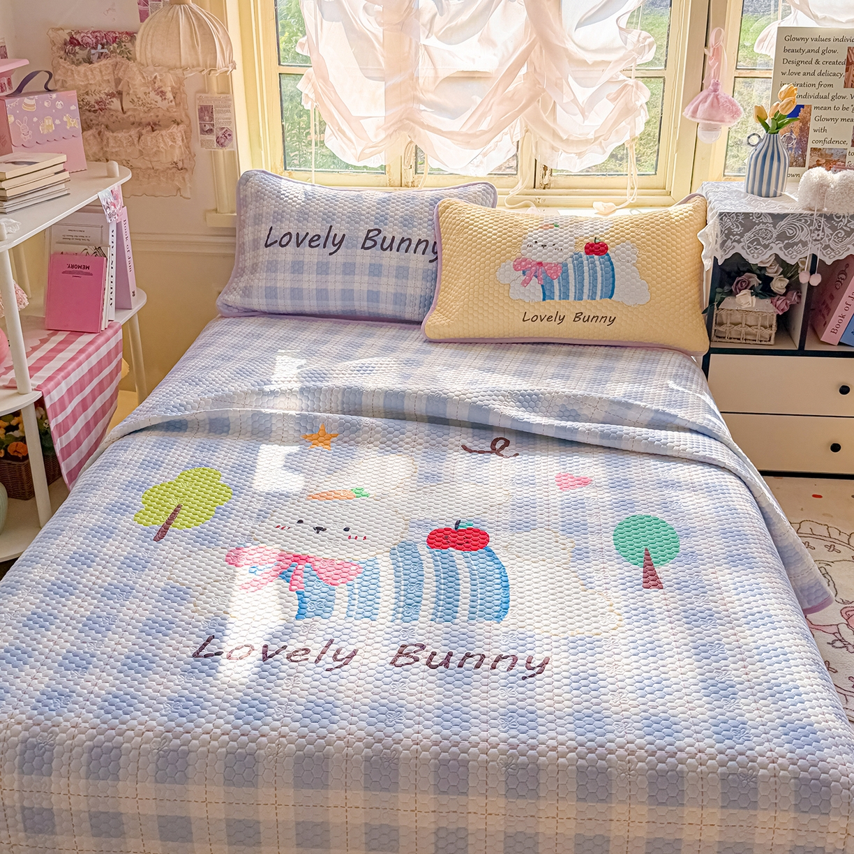 91家纺网 家纺一手货源 找家纺 宜家坊 2026新款金豆豆床盖A类针织棉印花大版卡通床盖三四件套 兔乖乖