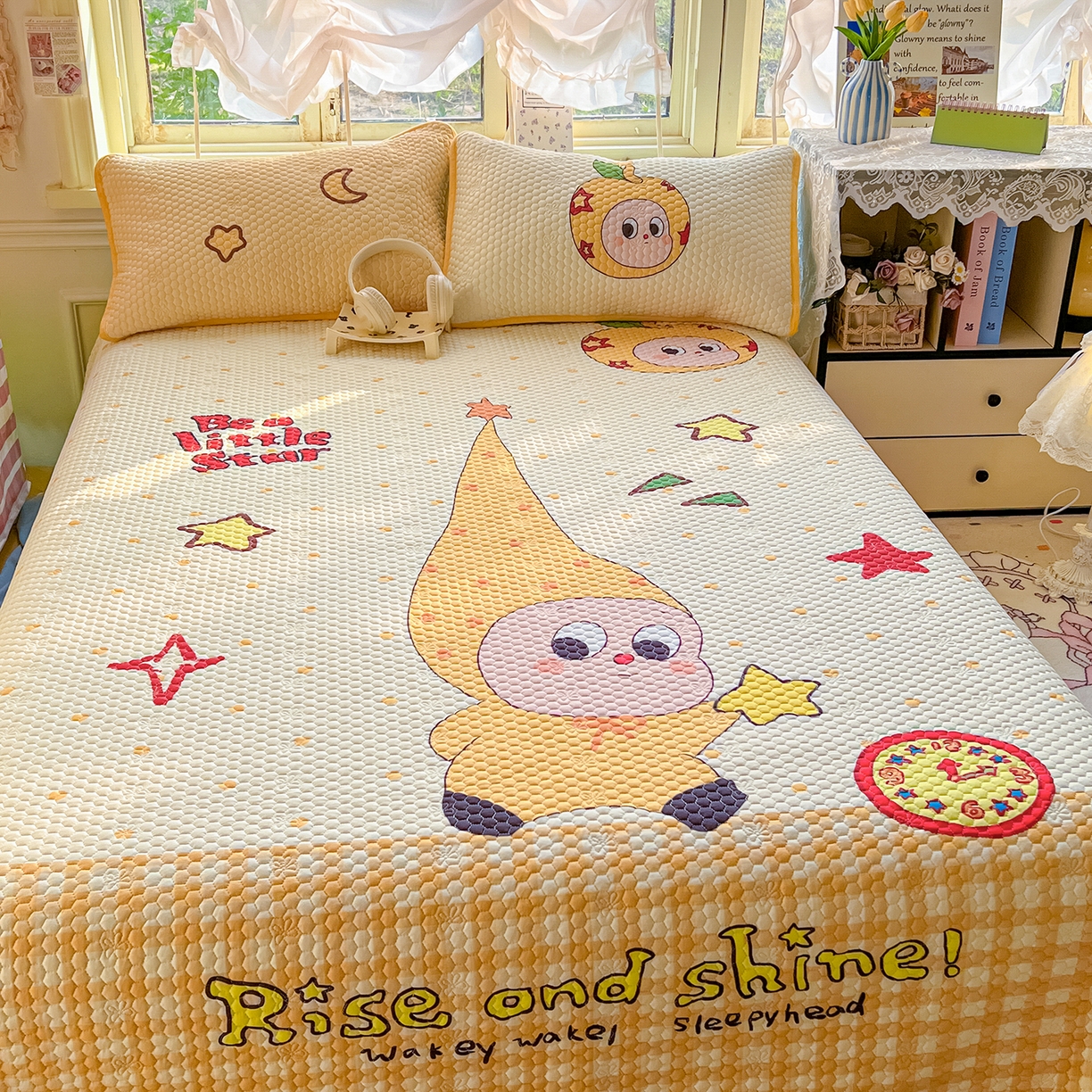 91家纺网 家纺一手货源 找家纺 宜家坊 2026新款金豆豆床盖A类针织棉印花大版卡通床盖三四件套 幸运星星