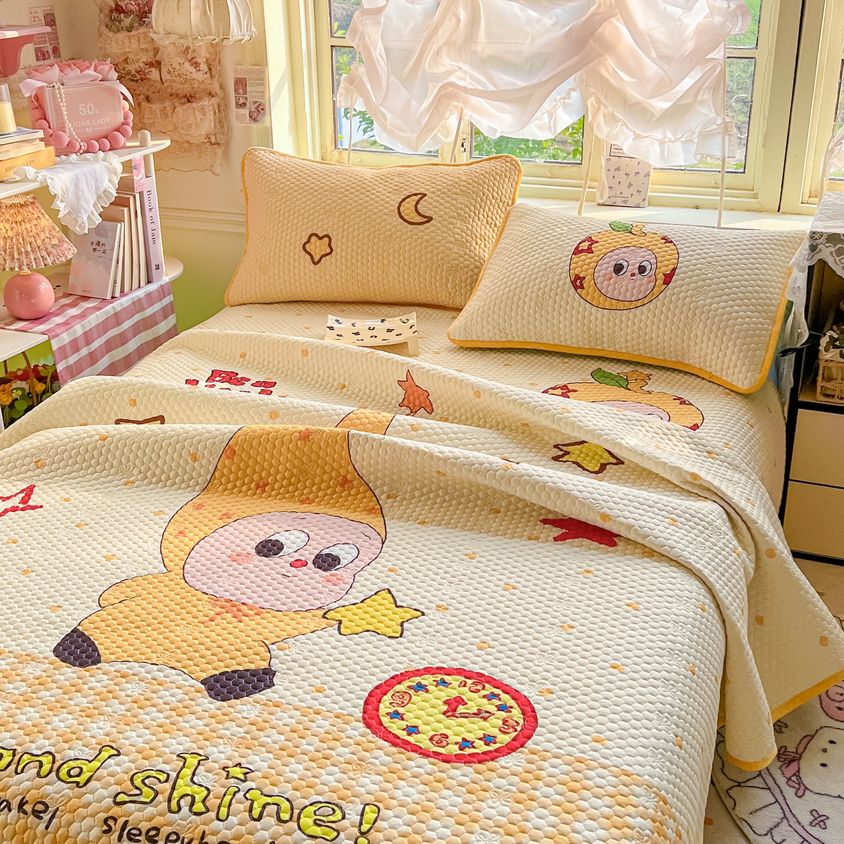 91家纺网 家纺一手货源 找家纺 宜家坊 2026新款金豆豆床盖A类针织棉印花大版卡通床盖三四件套 幸运星星