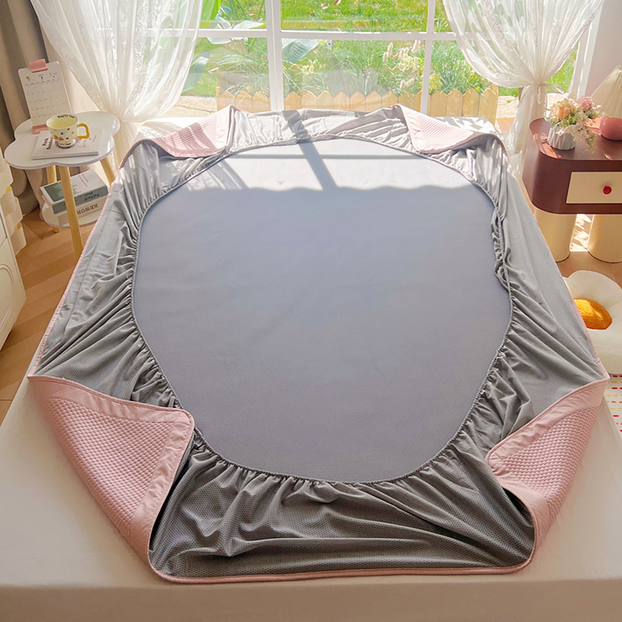 91家纺网 家纺一手货源 找家纺 卡初家居（原微来） 2026春夏新款A类乙纶冰豆豆凉感席绣花席凉席席子-憨憨熊系列 憨憨熊-芭蕾粉