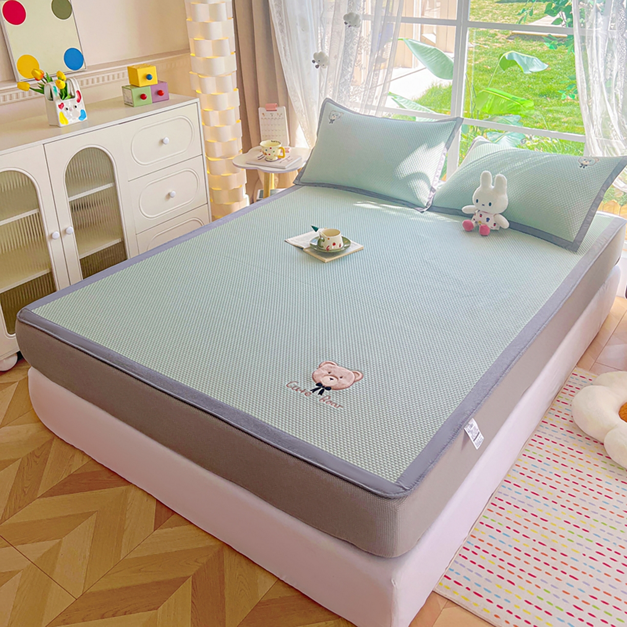 91家纺网 家纺一手货源 找家纺 卡初家居（原微来） 2026春夏新款A类乙纶冰豆豆凉感席绣花席凉席席子-憨憨熊系列 憨憨熊-果绿