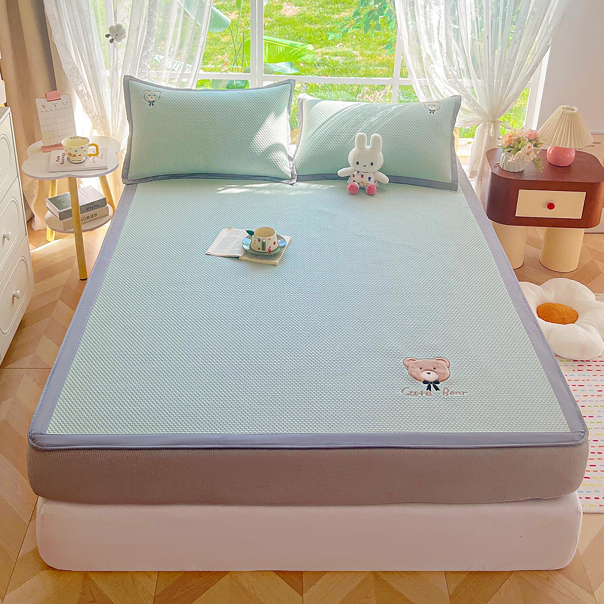 91家纺网 家纺一手货源 找家纺 卡初家居（原微来） 2026春夏新款A类乙纶冰豆豆凉感席绣花席凉席席子-憨憨熊系列 憨憨熊-果绿