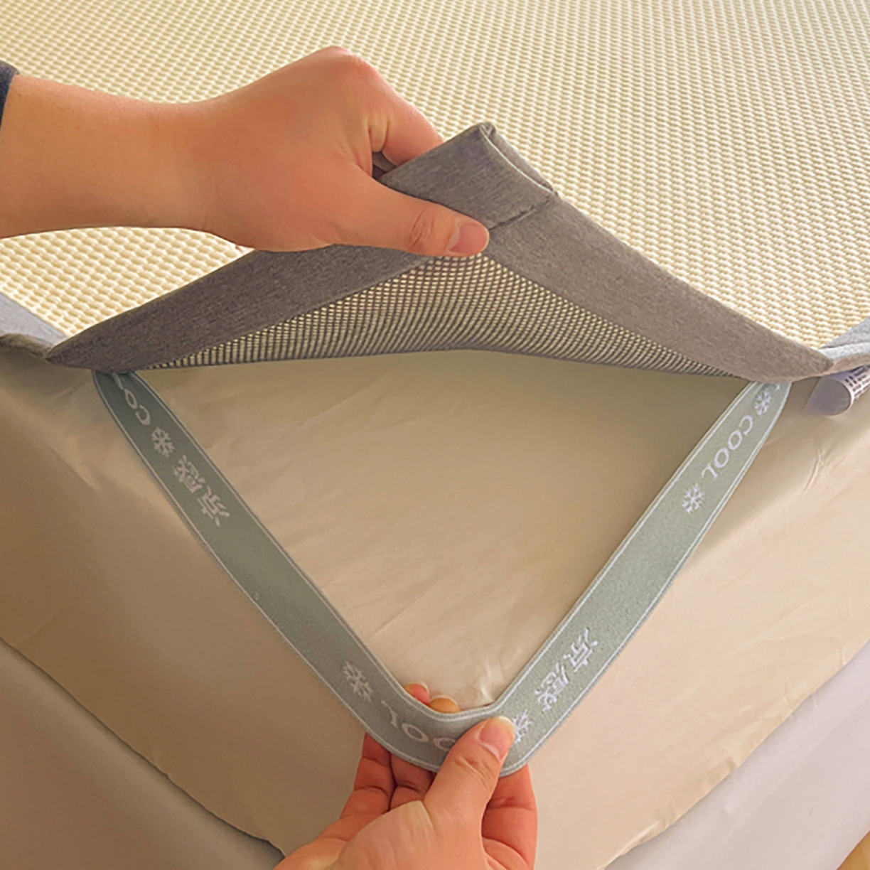 91家纺网 家纺一手货源 找家纺 卡初家居（原微来） 2026春夏新款A类乙纶冰豆豆凉感席绣花席凉席席子-憨憨熊系列 憨憨熊-米白