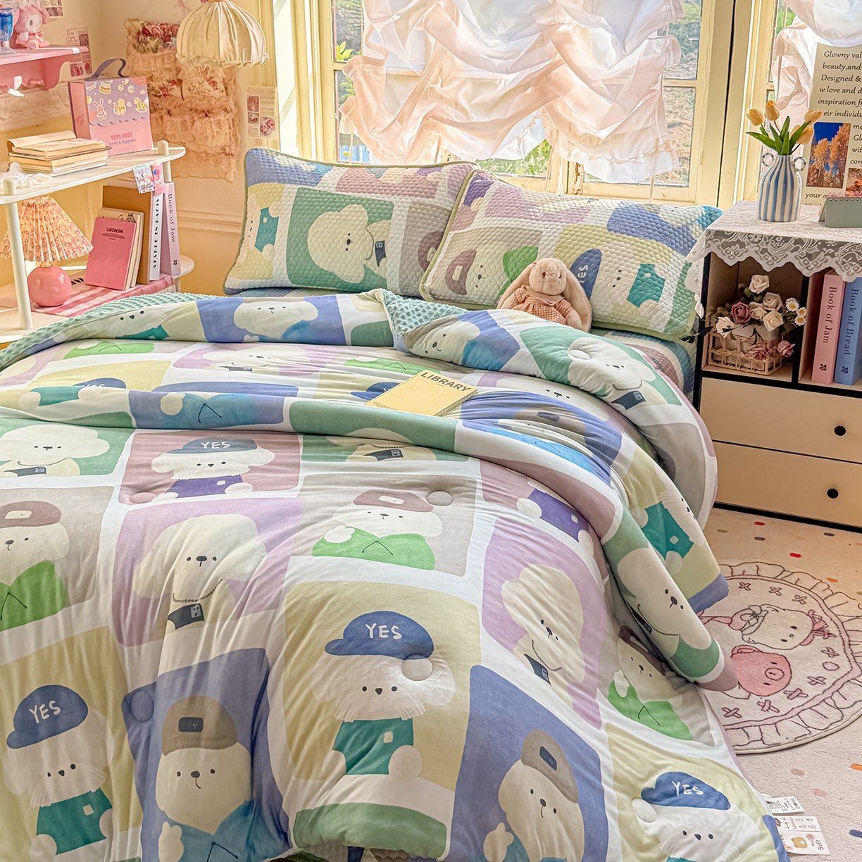 91家纺网 家纺一手货源 找家纺 宜家坊 2026直播热款A类针织棉豆豆被夏被春秋被空调被儿童学生大版卡通被子被芯 大头贴