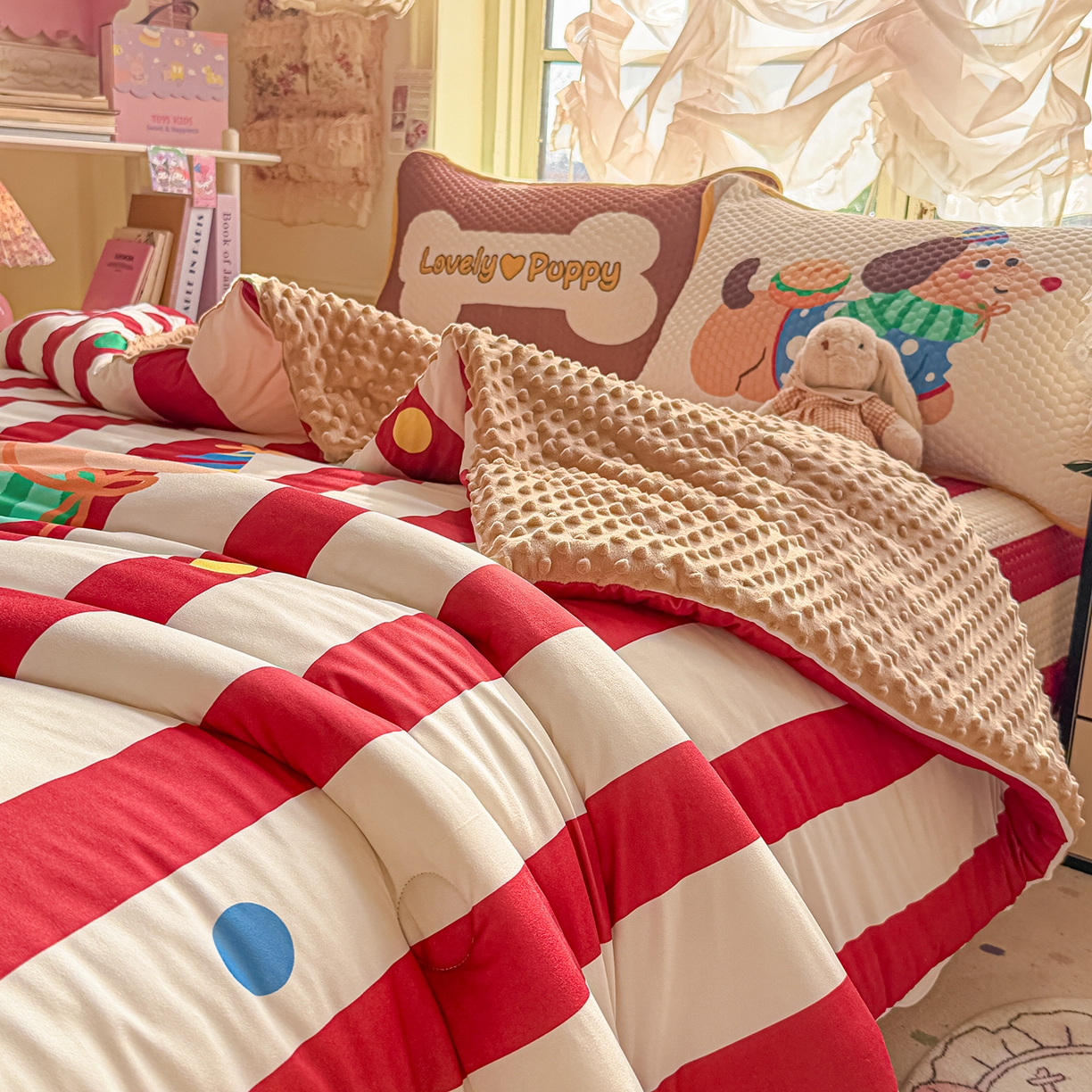 91家纺网 家纺一手货源 找家纺 宜家坊 2026直播热款A类针织棉豆豆被夏被春秋被空调被儿童学生大版卡通被子被芯 鸿运当头