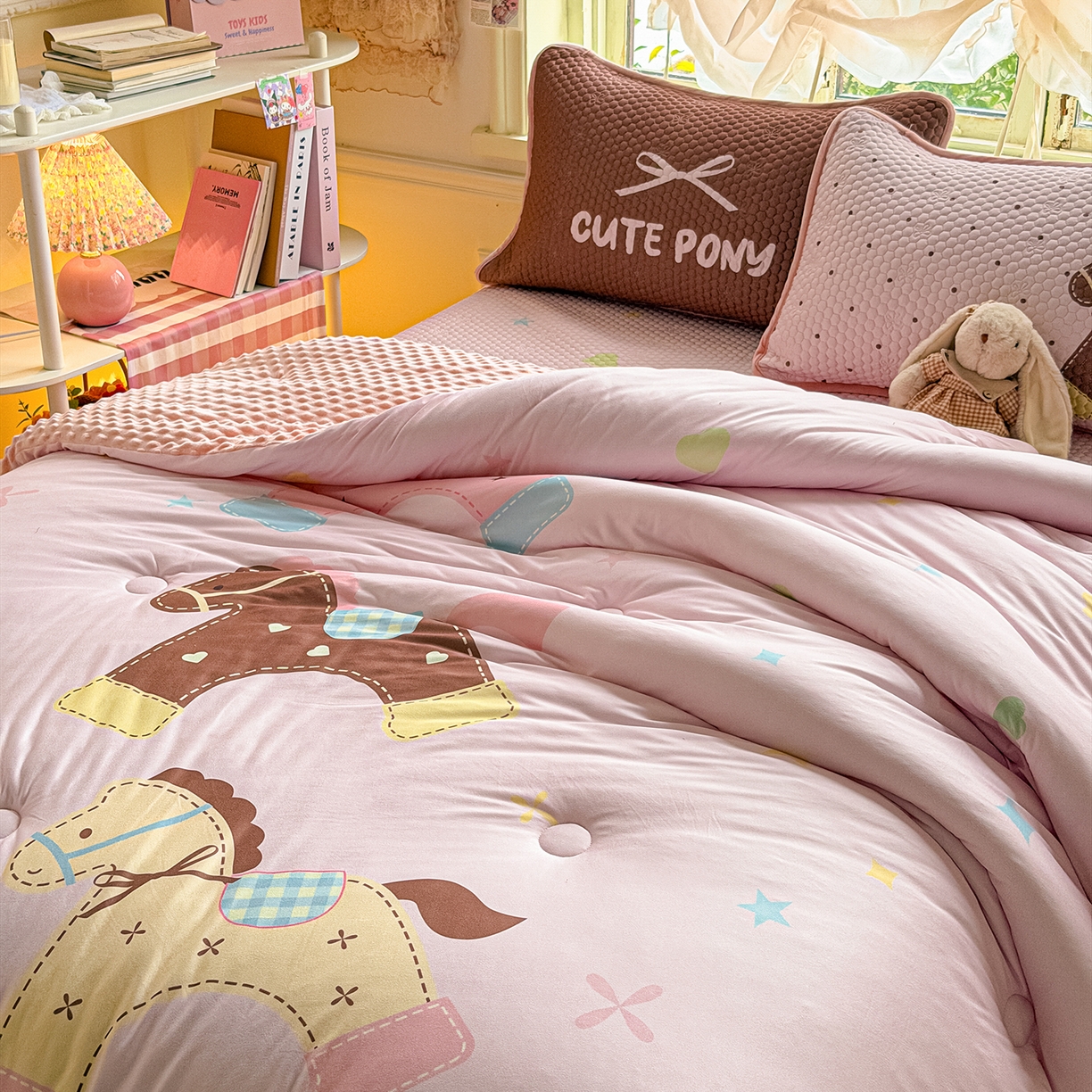 91家纺网 家纺一手货源 找家纺 宜家坊 2026直播热款A类针织棉豆豆被夏被春秋被空调被儿童学生大版卡通被子被芯 马内多多粉