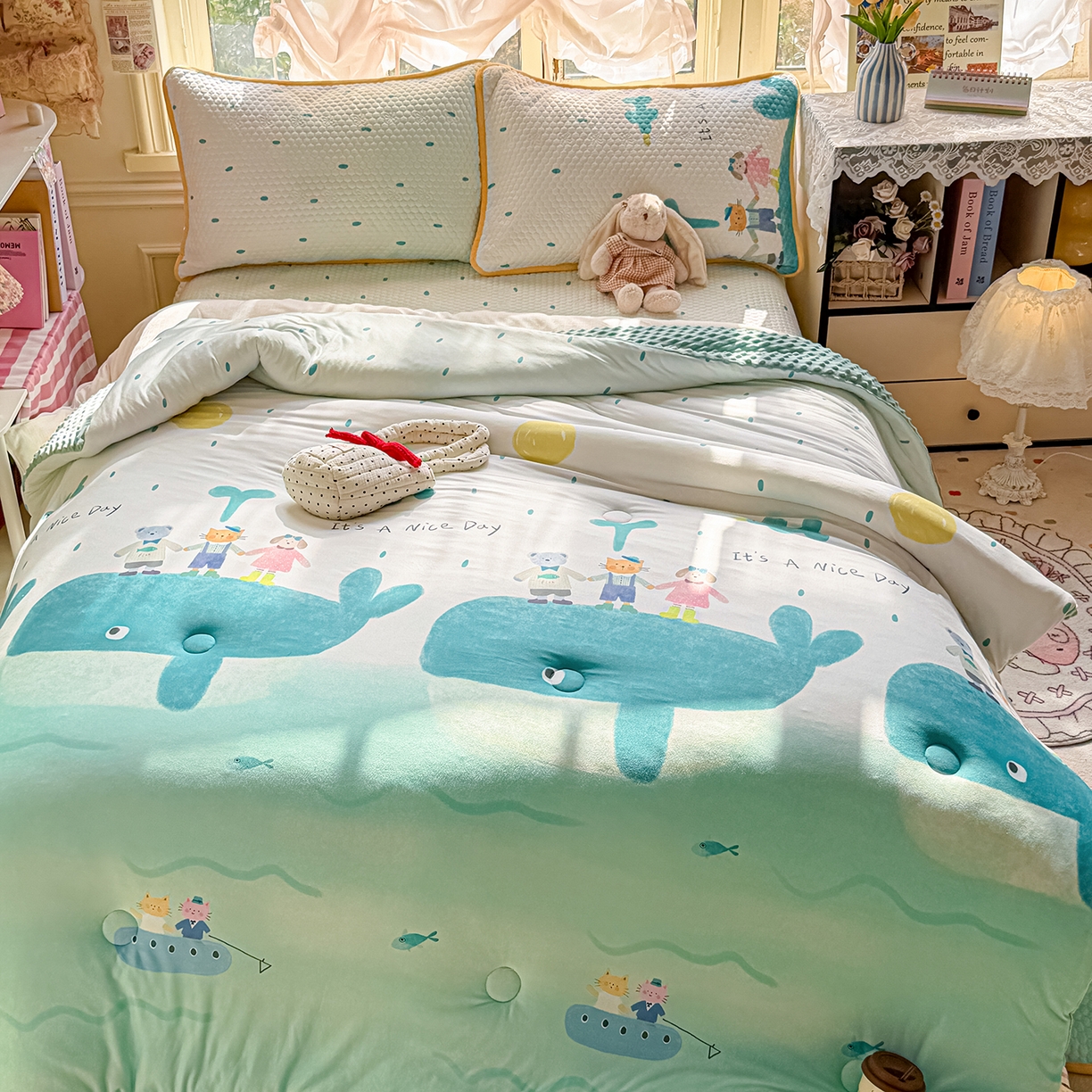 91家纺网 家纺一手货源 找家纺 宜家坊 2026直播热款A类针织棉豆豆被夏被春秋被空调被儿童学生大版卡通被子被芯 小虎鲸