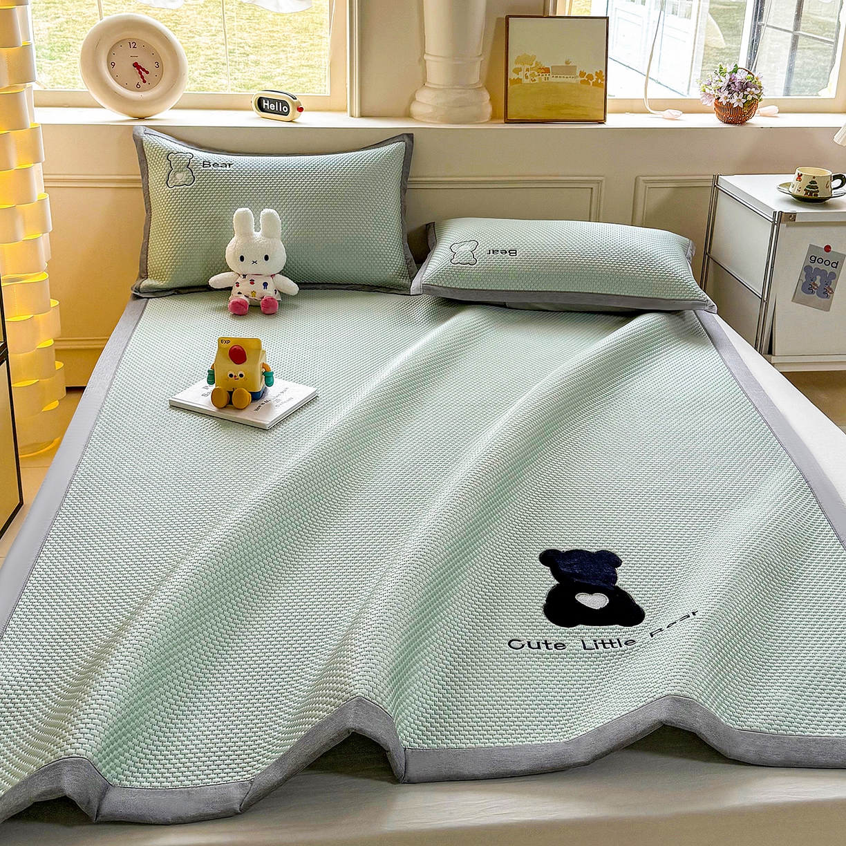 91家纺网 家纺一手货源 找家纺 卡初家居（原微来） 2026春夏新款A类乙纶冰豆豆凉感席绣花席凉席席子-炫酷熊系列 炫酷熊-果绿