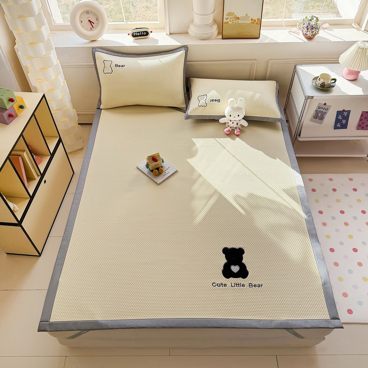 91家纺网 家纺一手货源 找家纺 卡初家居（原微来） 2026春夏新款A类乙纶冰豆豆凉感席绣花席凉席席子-炫酷熊系列 炫酷熊-米白