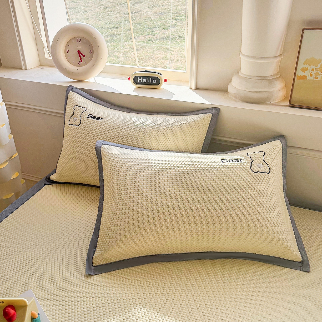 91家纺网 家纺一手货源 找家纺 卡初家居（原微来） 2026春夏新款A类乙纶冰豆豆凉感席绣花席凉席席子-炫酷熊系列 炫酷熊-米白