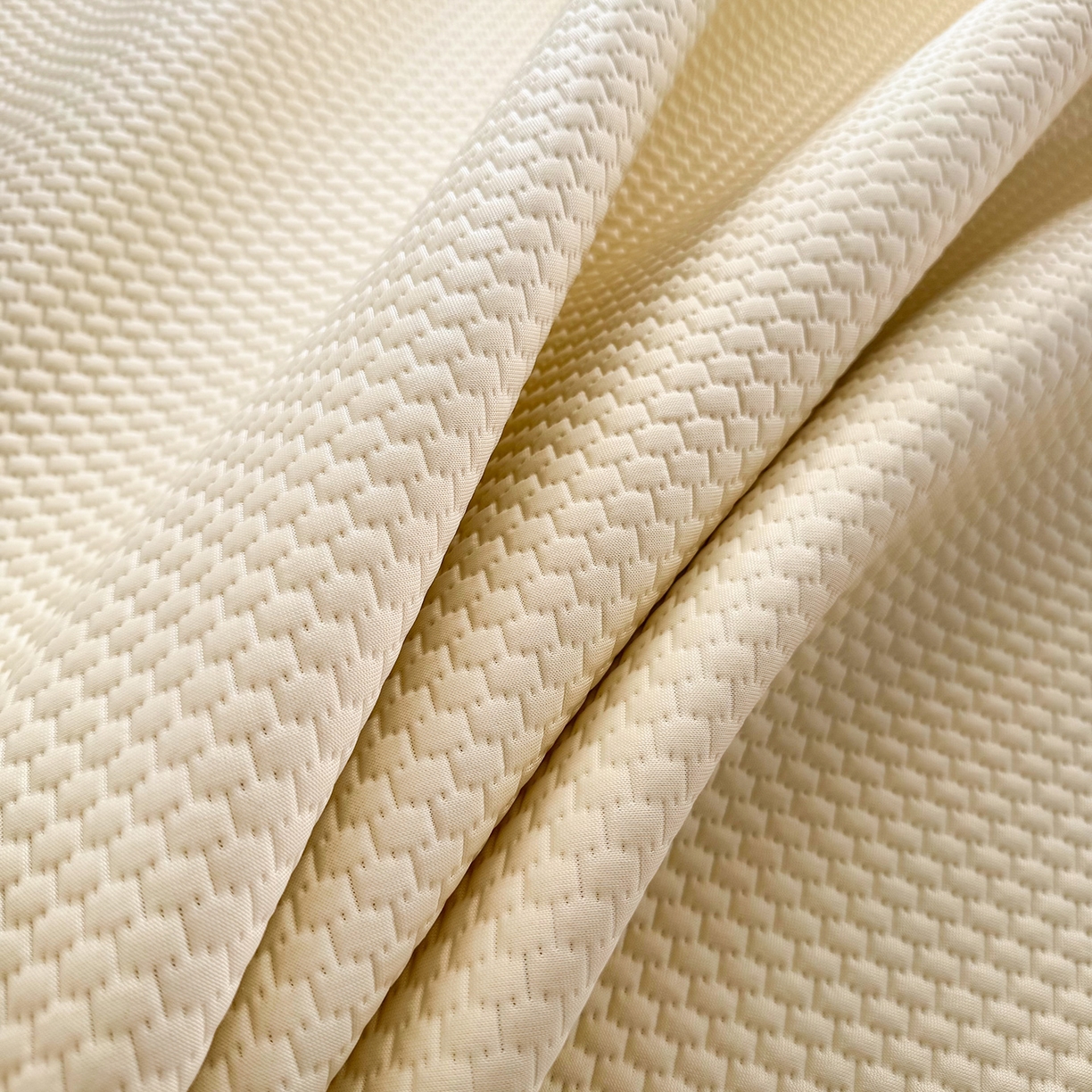 91家纺网 家纺一手货源 找家纺 卡初家居（原微来） 2026春夏新款A类乙纶冰豆豆凉感席绣花席凉席席子-炫酷熊系列 炫酷熊-米白