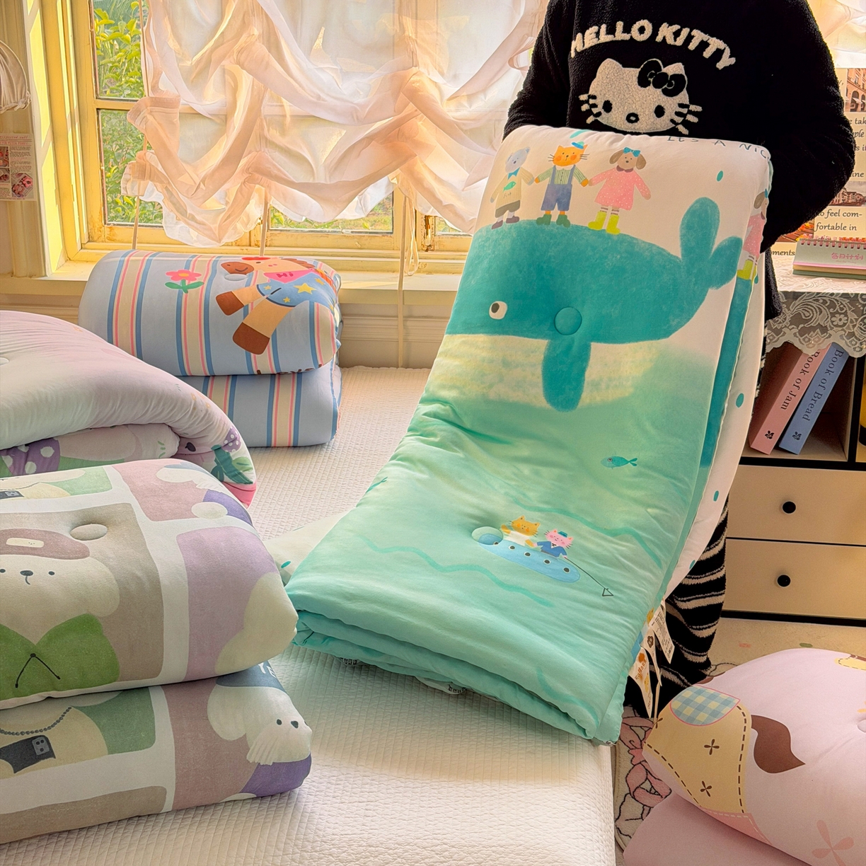 91家纺网 家纺一手货源 找家纺 宜家坊 2026直播热款A类针织棉豆豆被夏被春秋被空调被儿童学生大版卡通被子被芯 叠拍组合图