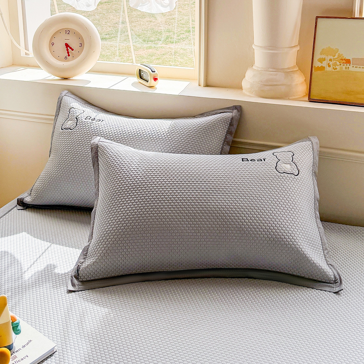 91家纺网 家纺一手货源 找家纺 卡初家居（原微来） 2026春夏新款A类乙纶冰豆豆凉感席绣花席凉席席子-炫酷熊系列 炫酷熊-摩登灰