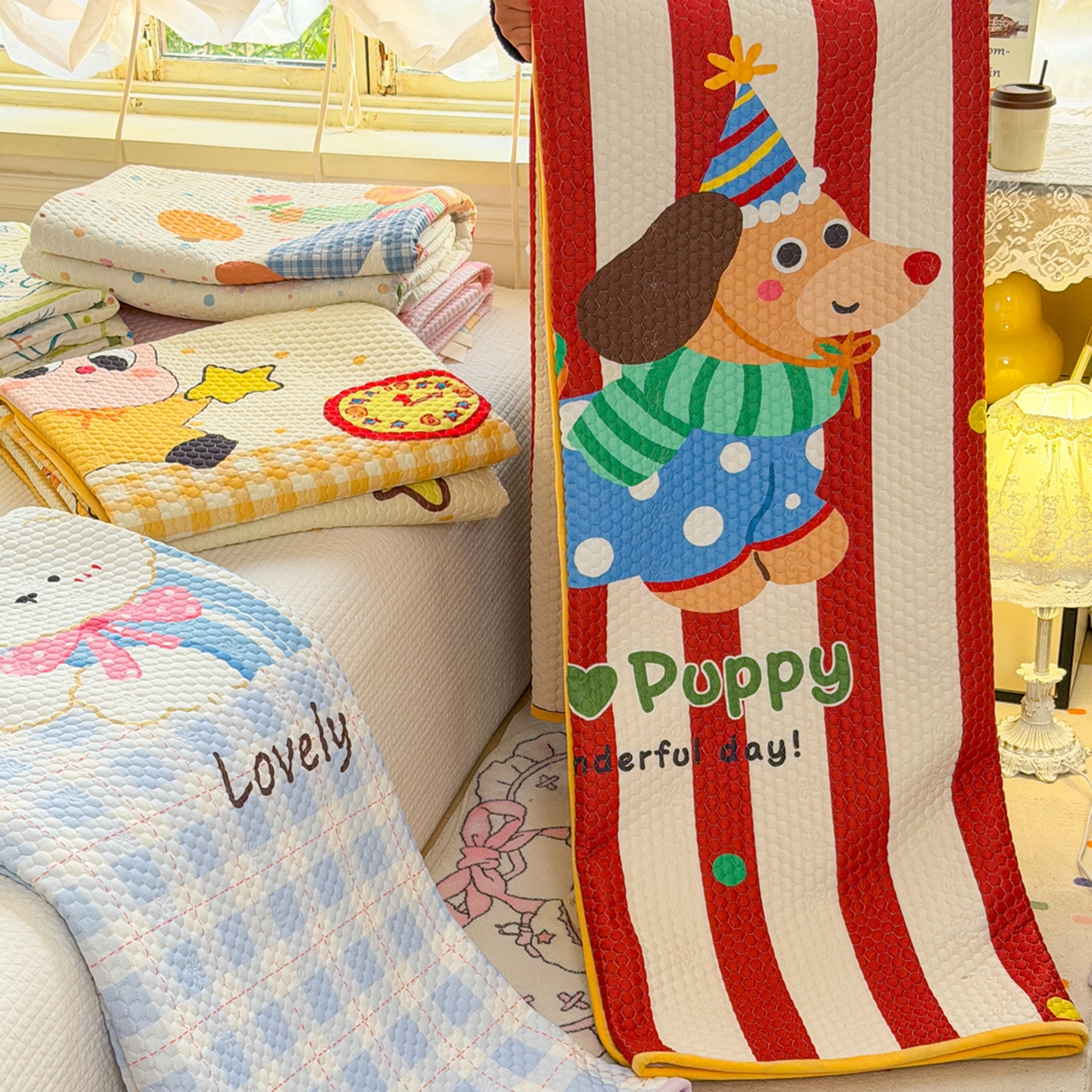 91家纺网 家纺一手货源 找家纺 宜家坊 2026直播热款A类针织棉豆豆被夏被春秋被空调被儿童学生大版卡通被子被芯 叠拍组合图